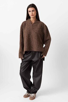 V NECK KNIT TOP