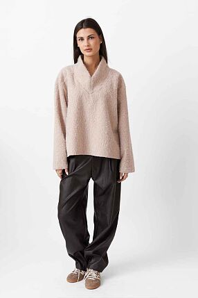 V NECK KNIT TOP