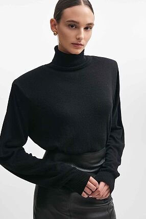 BASICK KNITTED BLOUSE
