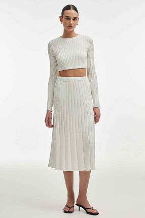 FEMME  KNITTED CROP TOP