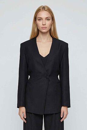STATEMENT BLAZER