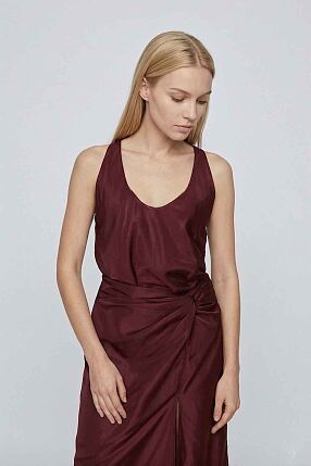 TWISTED TOP