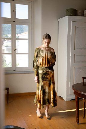 WANDERING DRESS