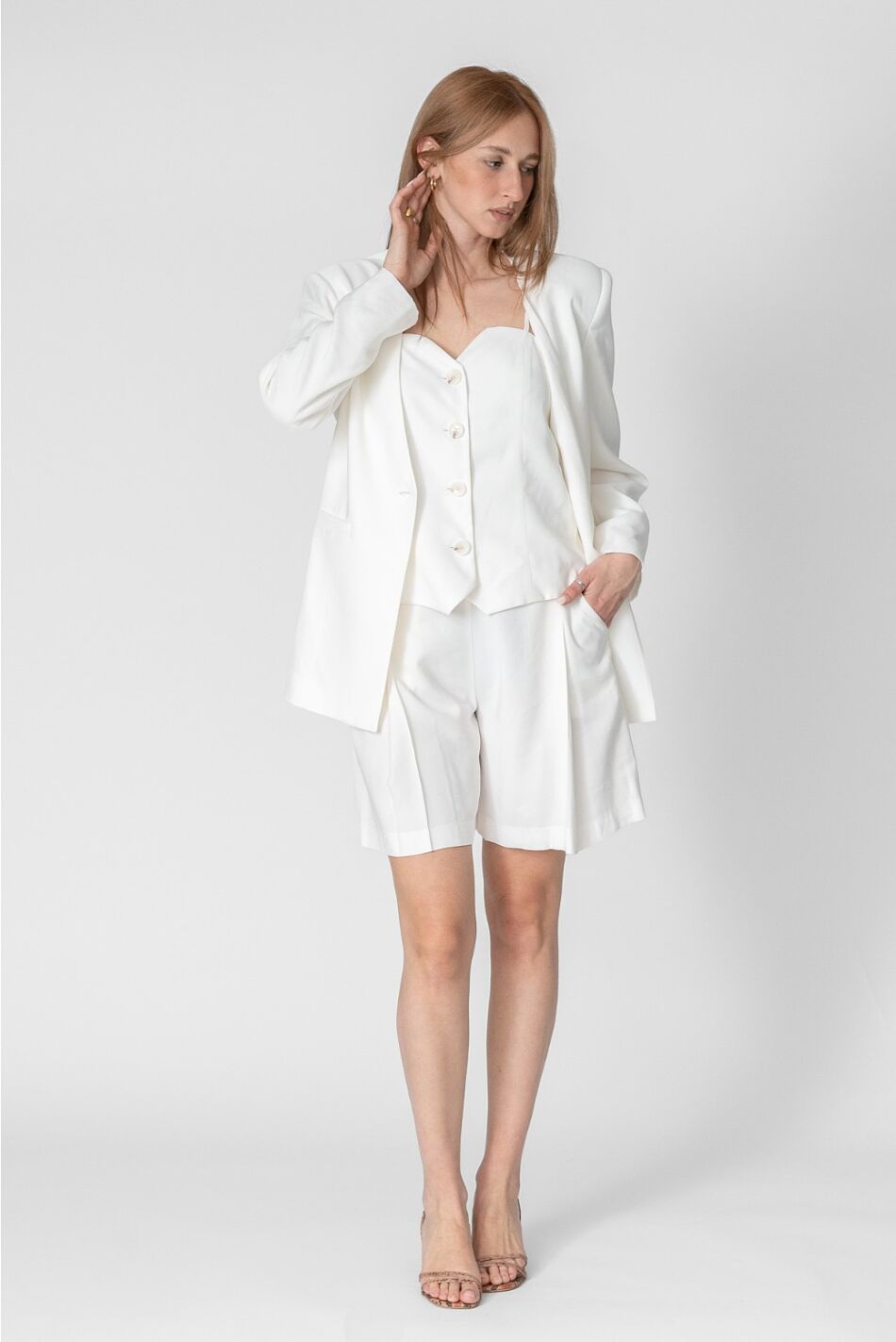 JACKET WITH BUTTON