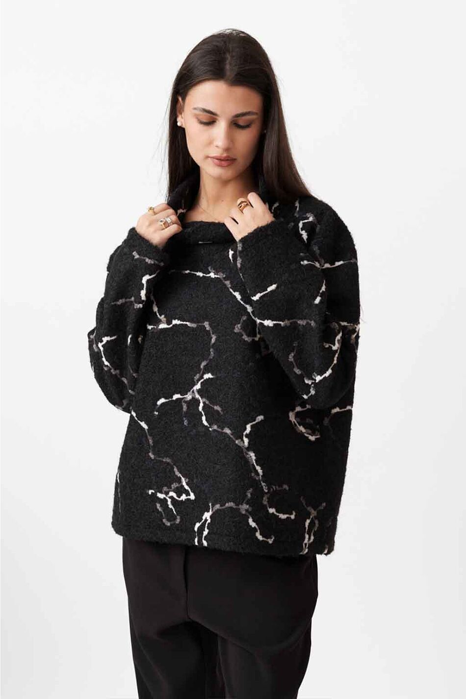 HIGH NECK KNIT TOP