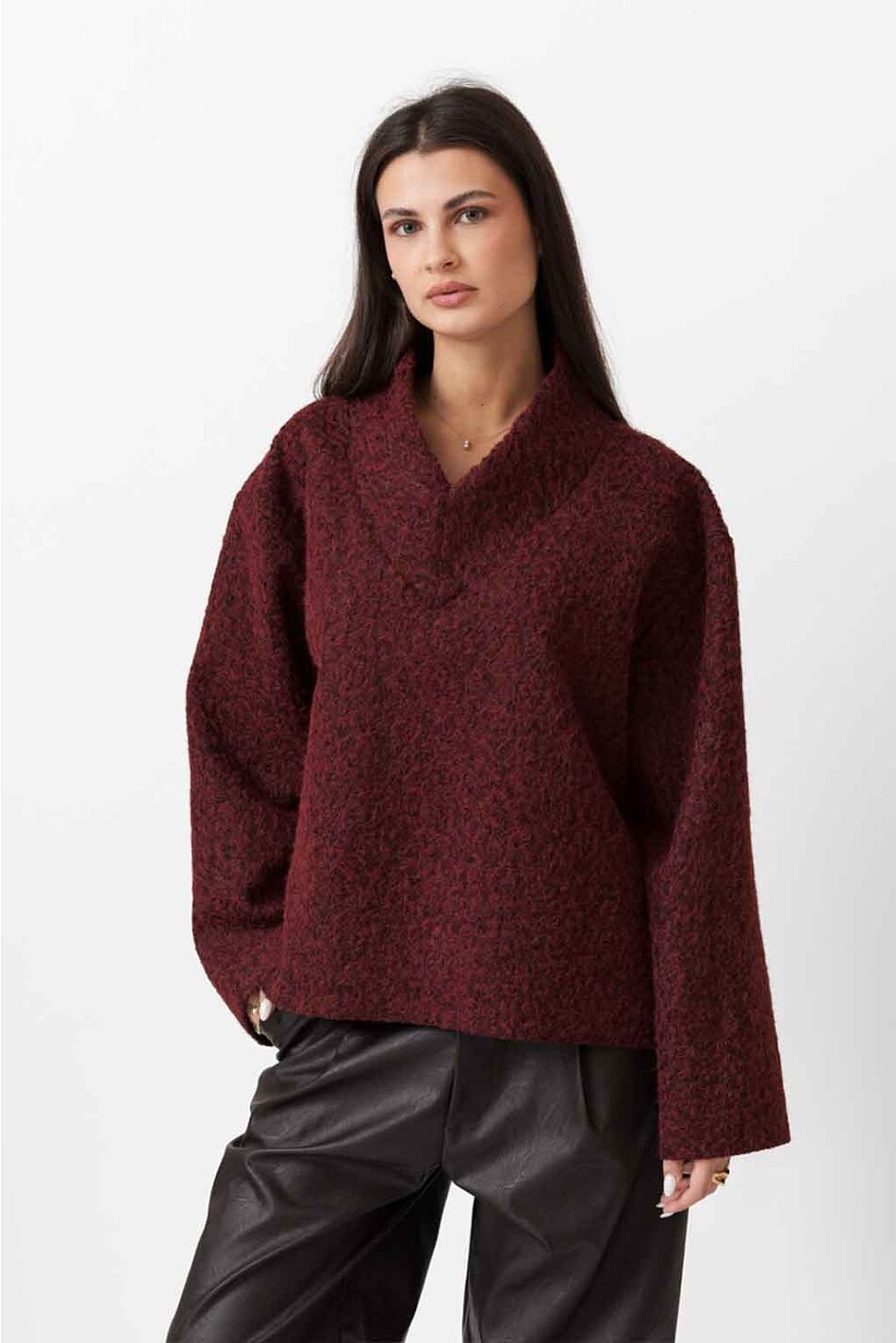 V NECK KNIT TOP