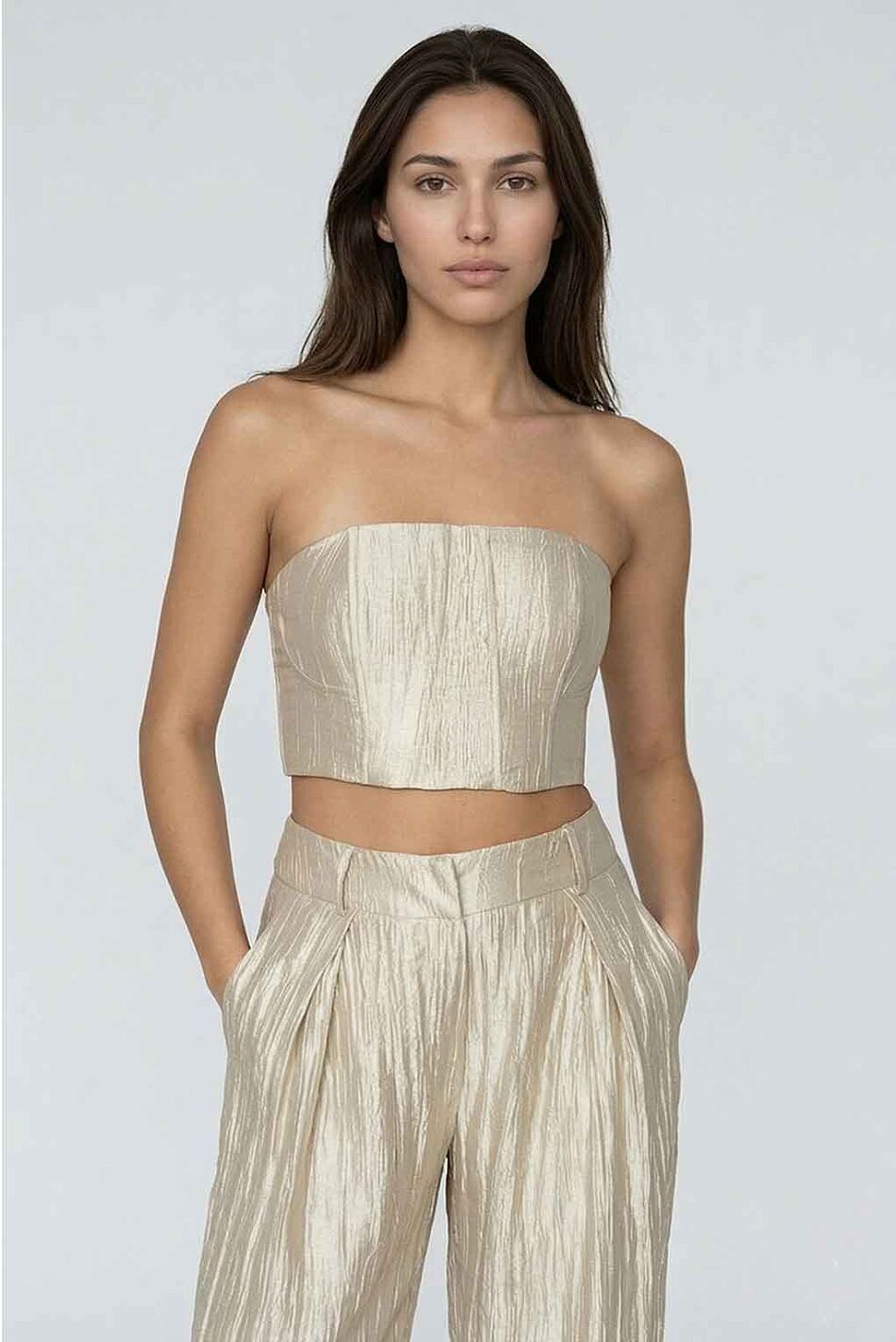 DIVOTE BUSTIER