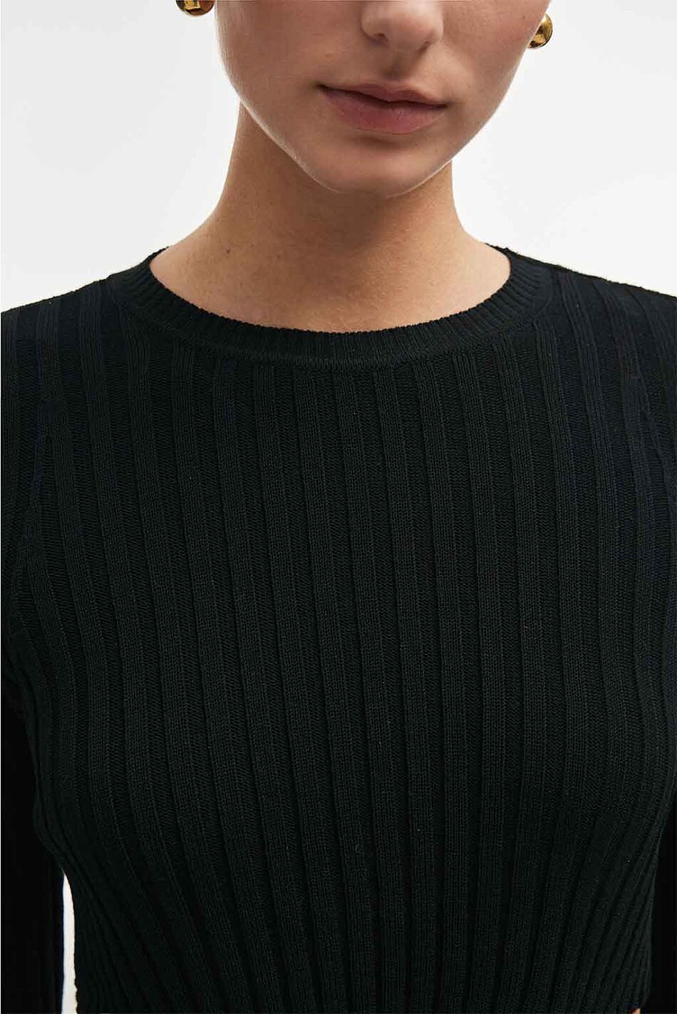 FEMME  KNITTED CROP TOP