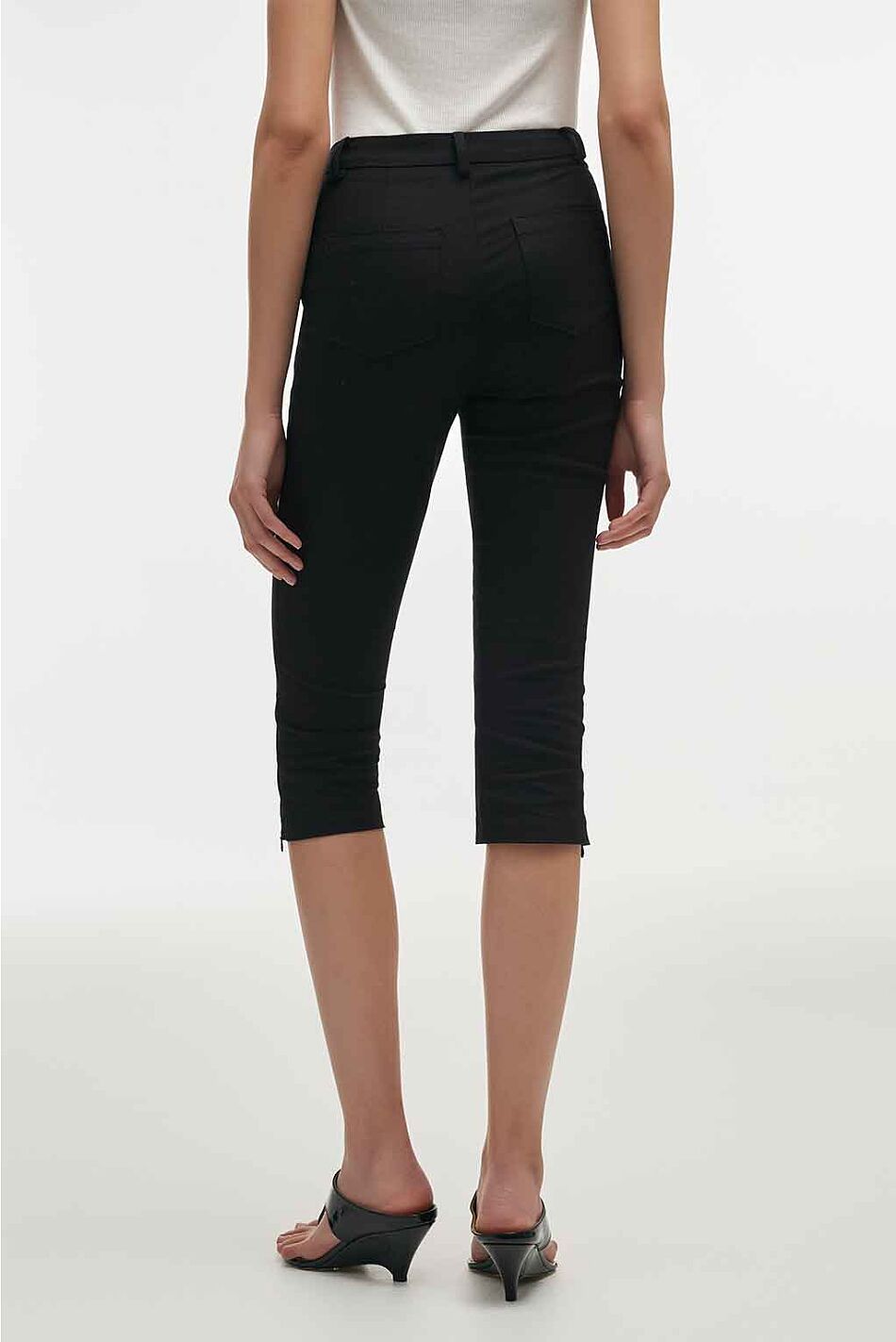 LOLITA CAPRI TROUSERS