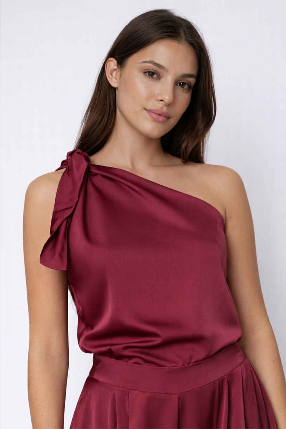 SILKY ONE SHOULDER TOP