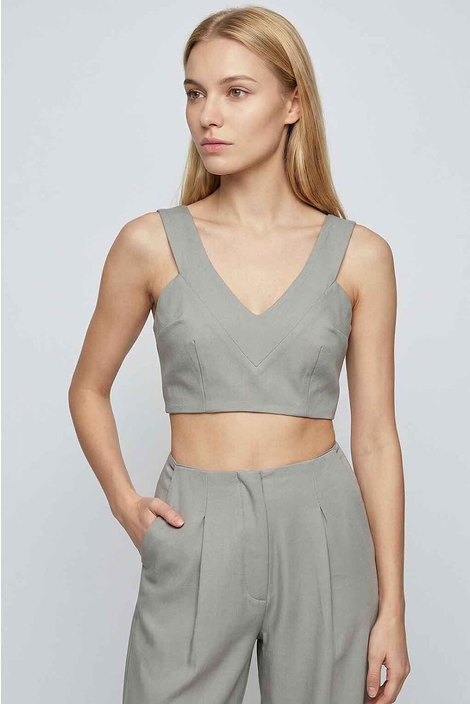 STATEMENT CROP TOP