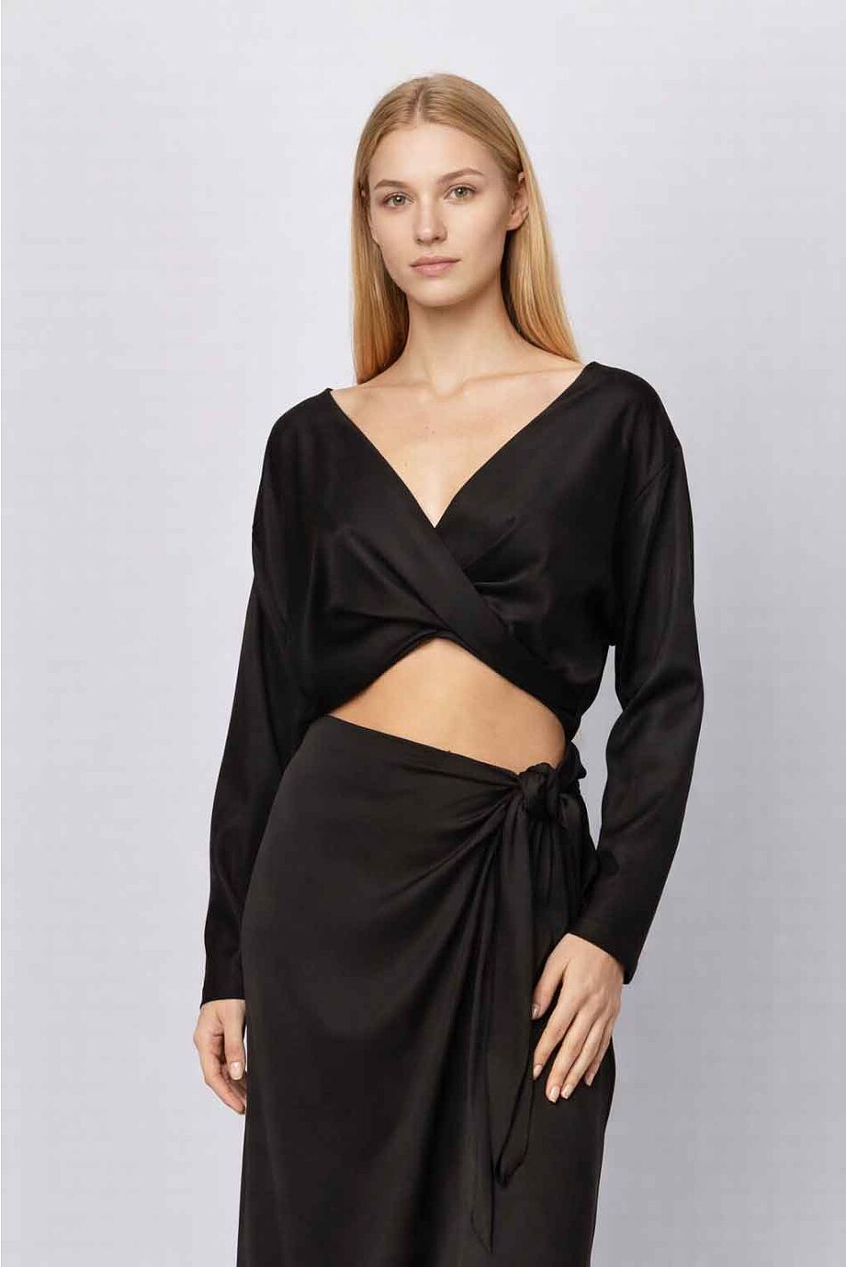 TWISTED BLOUSE